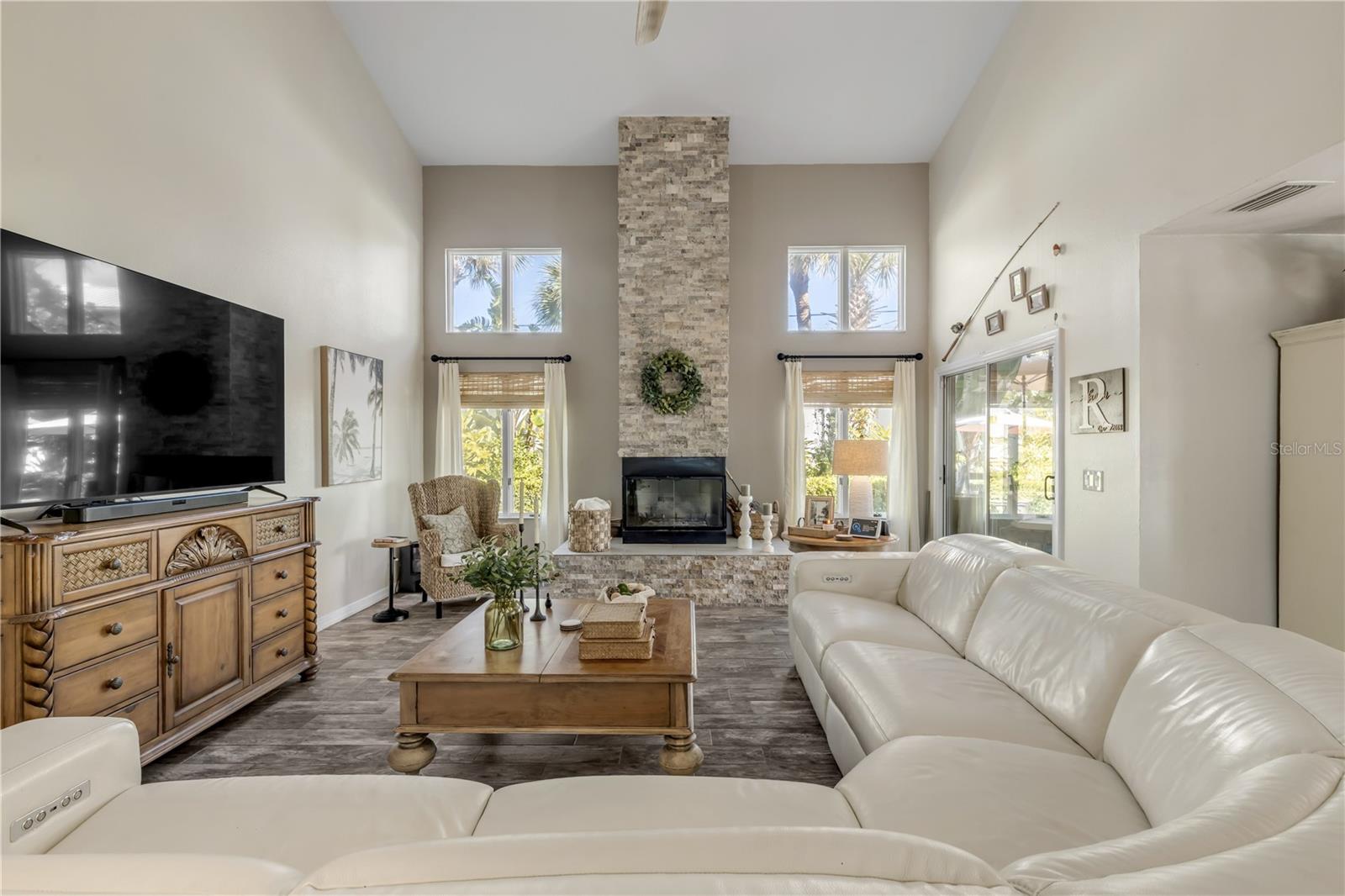 Image 33 of 100 For 4623 Atlantic Avenue