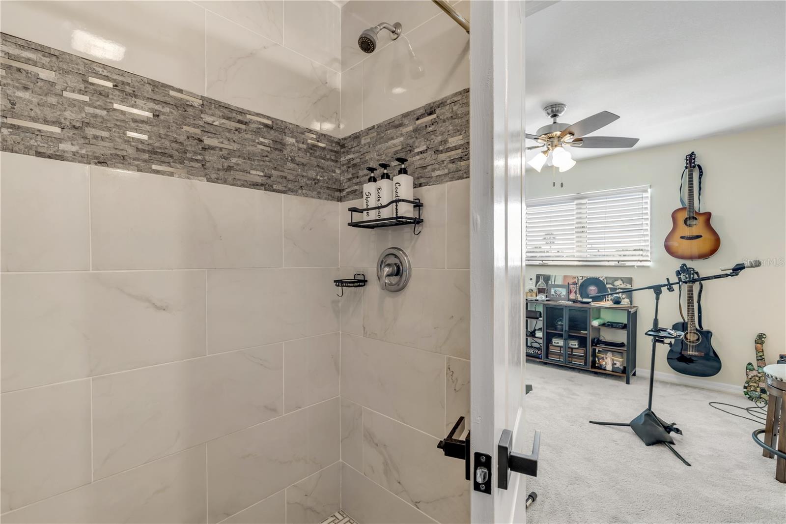 Image 39 of 100 For 4623 Atlantic Avenue