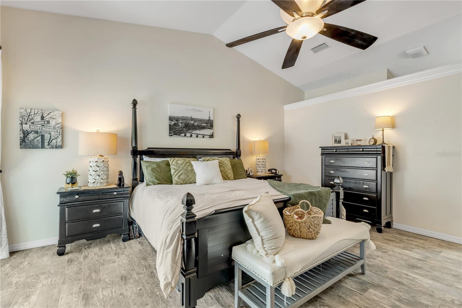 Image 49 of 100 For 4623 Atlantic Avenue