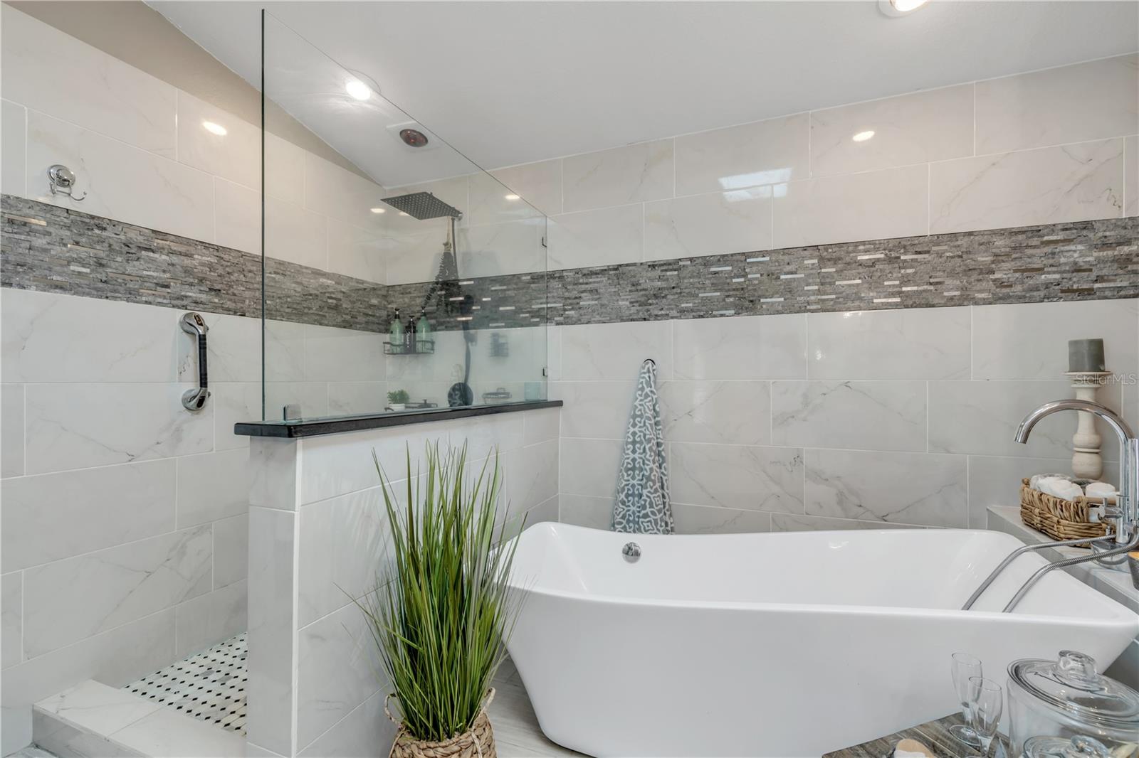 Image 54 of 100 For 4623 Atlantic Avenue