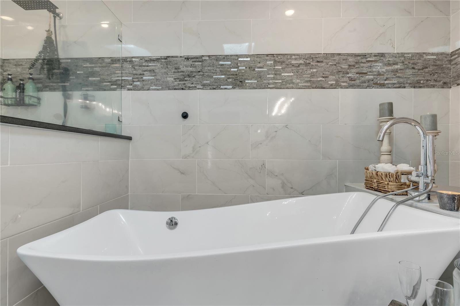 Image 56 of 100 For 4623 Atlantic Avenue