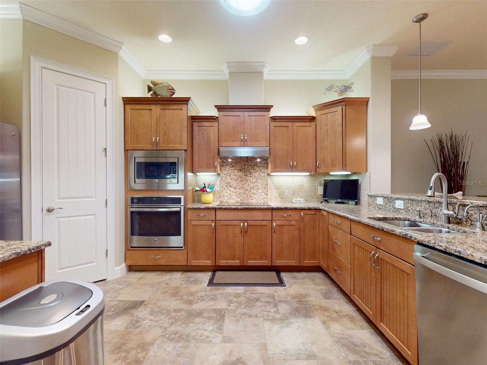 Image 14 of 100 For 3431 Torre Boulevard