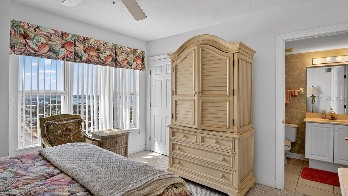 Image 29 of 63 For 3425 Atlantic Avenue 1706