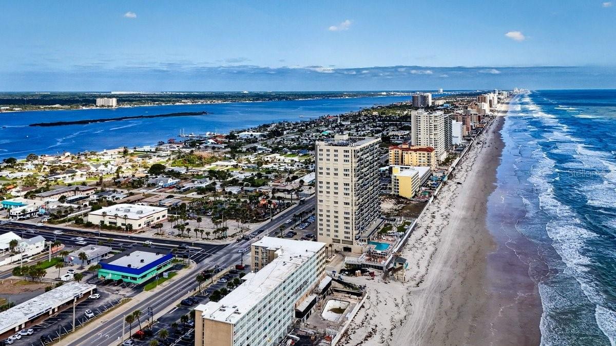 Image 34 of 63 For 3425 Atlantic Avenue 1706