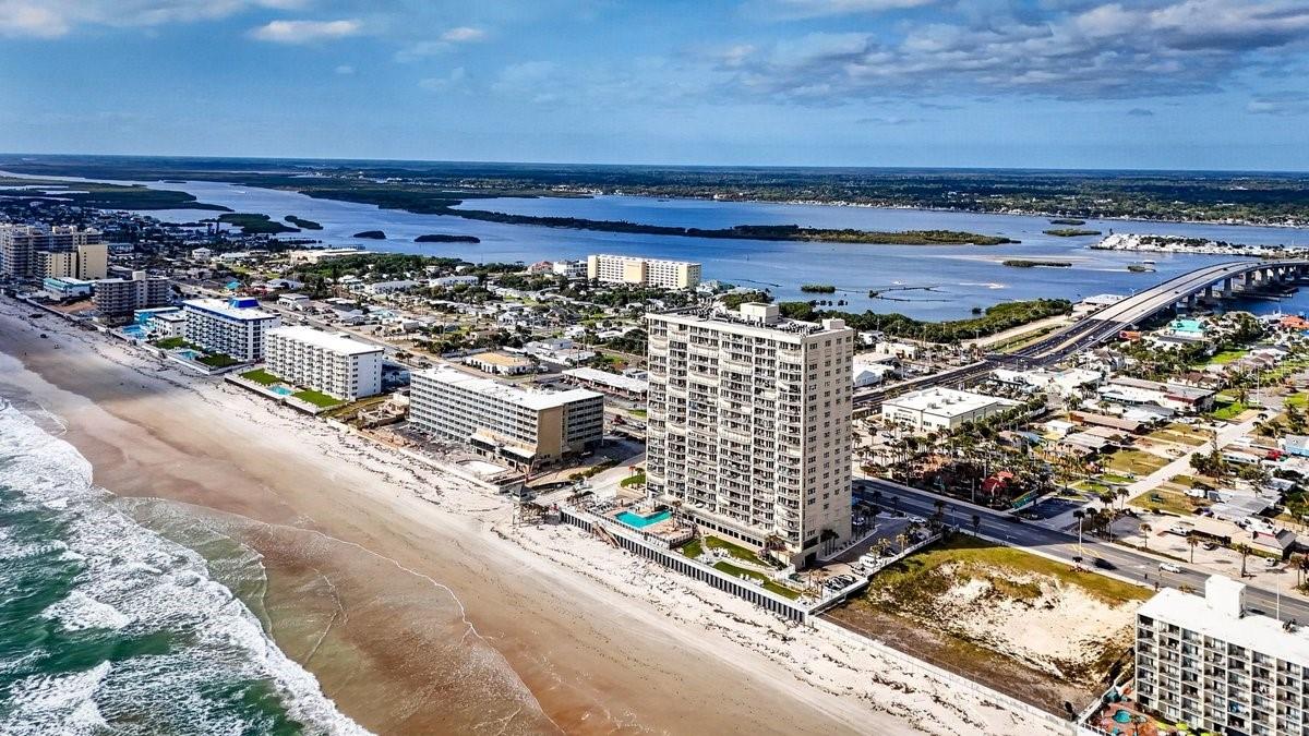 Image 37 of 63 For 3425 Atlantic Avenue 1706