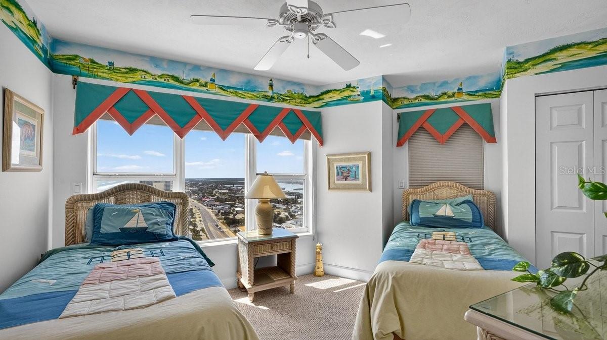 Image 6 of 63 For 3425 Atlantic Avenue 1706