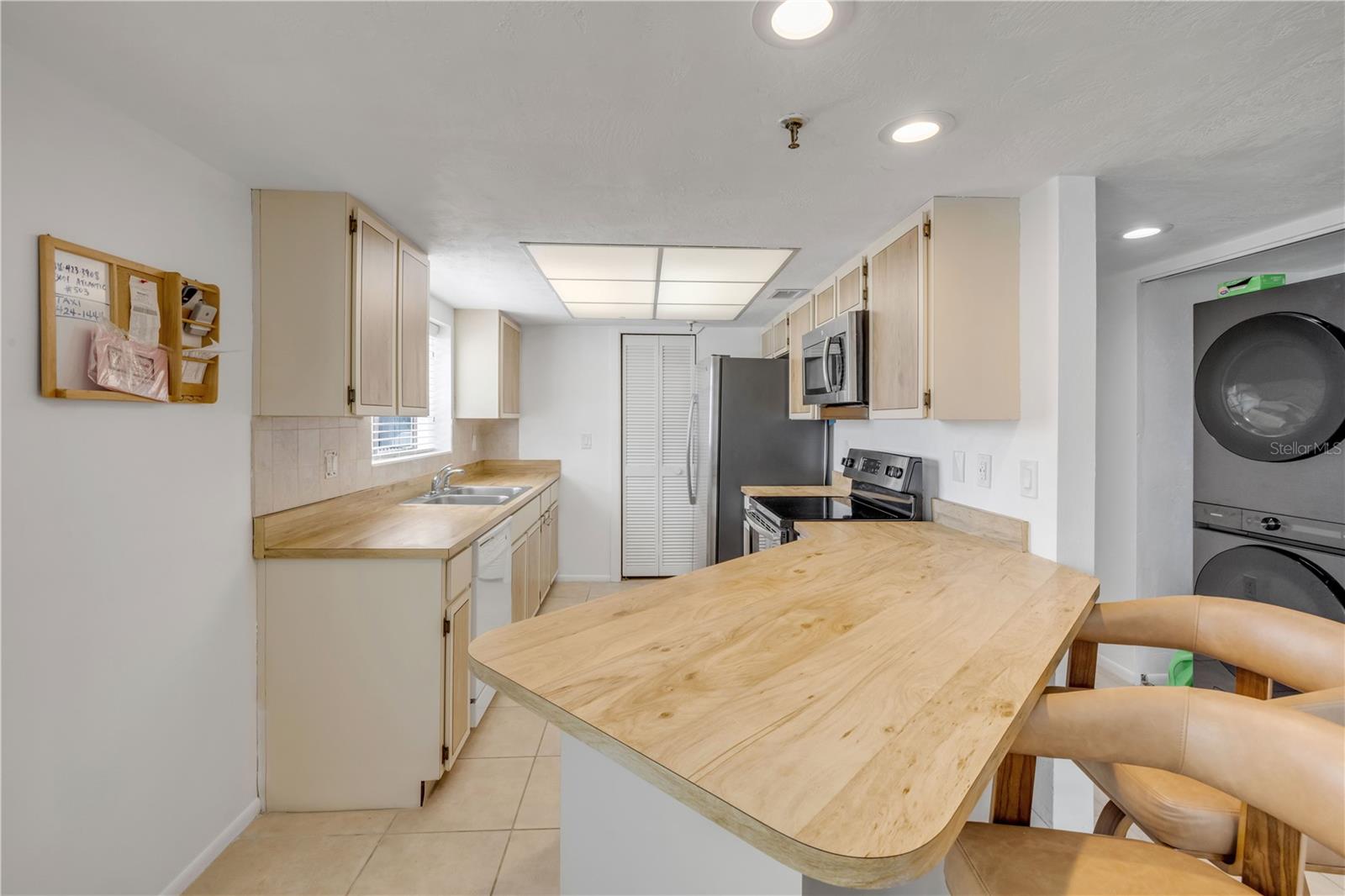 Image 10 of 44 For 3001 Atlantic Avenue 503