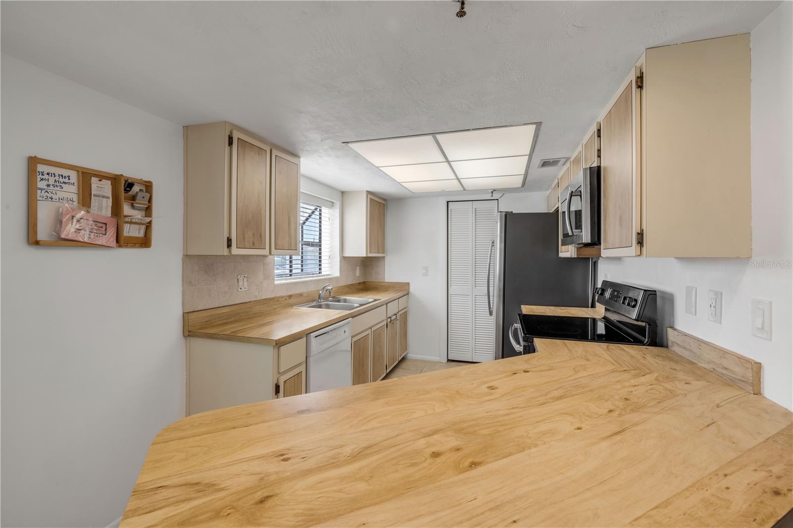 Image 11 of 44 For 3001 Atlantic Avenue 503