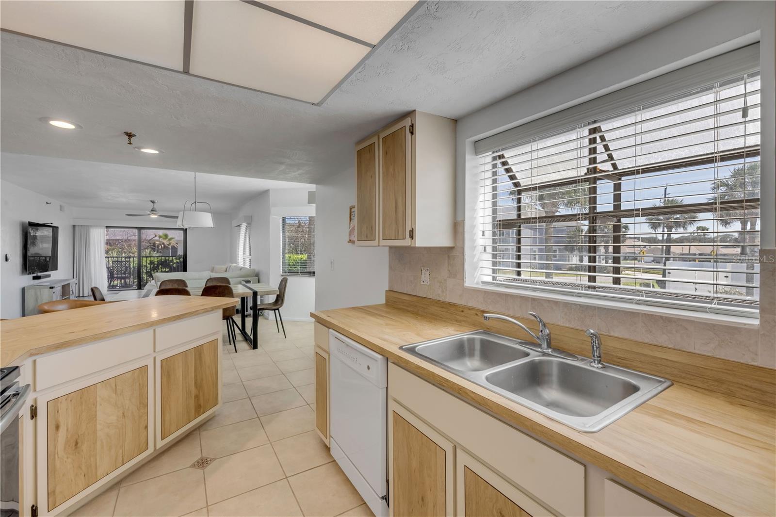 Image 13 of 44 For 3001 Atlantic Avenue 503