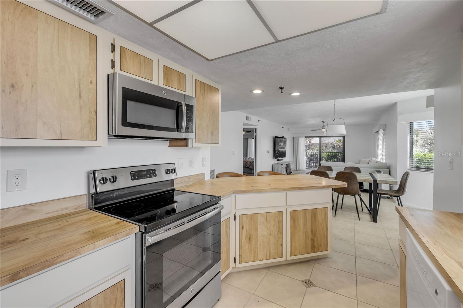 Image 14 of 44 For 3001 Atlantic Avenue 503