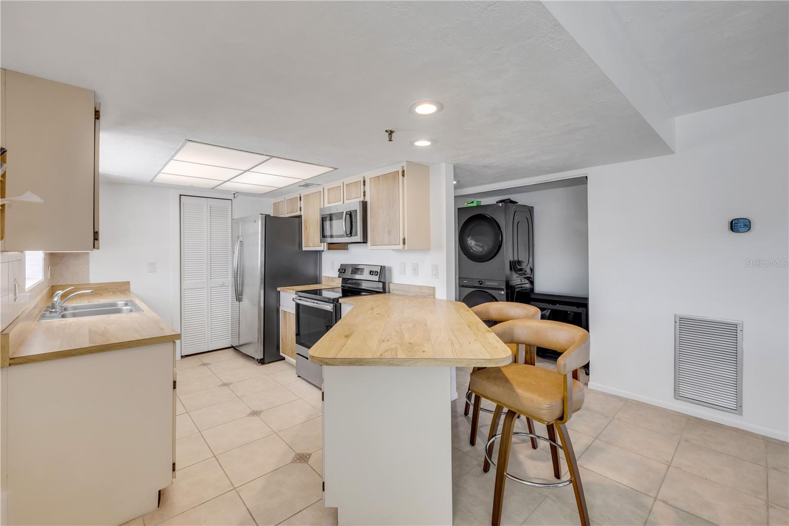 Image 9 of 44 For 3001 Atlantic Avenue 503