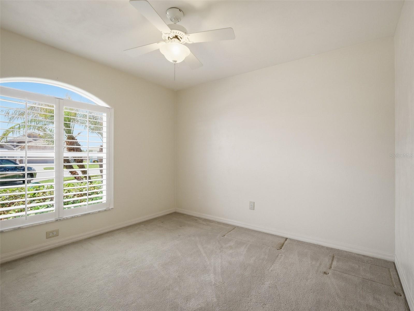 Image 36 of 49 For 659 Wellesley Court