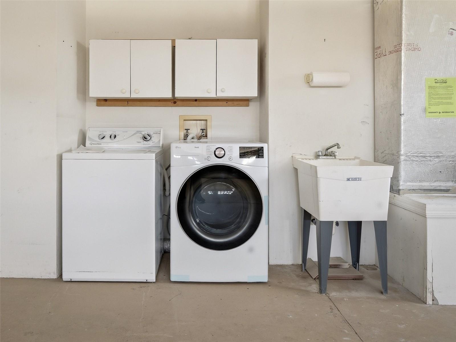 Image 42 of 49 For 659 Wellesley Court