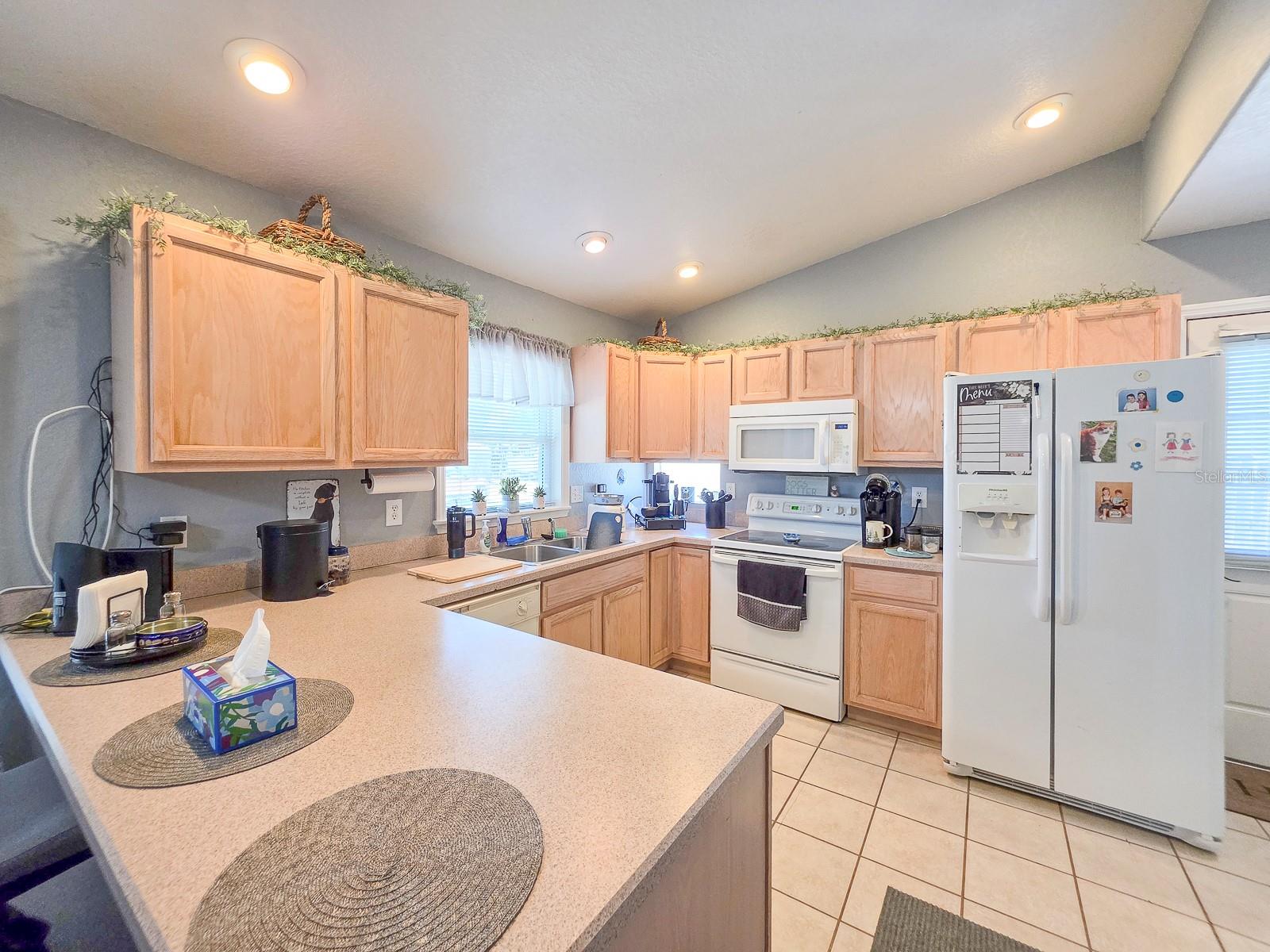 Image 10 of 82 For 121 Palm Way