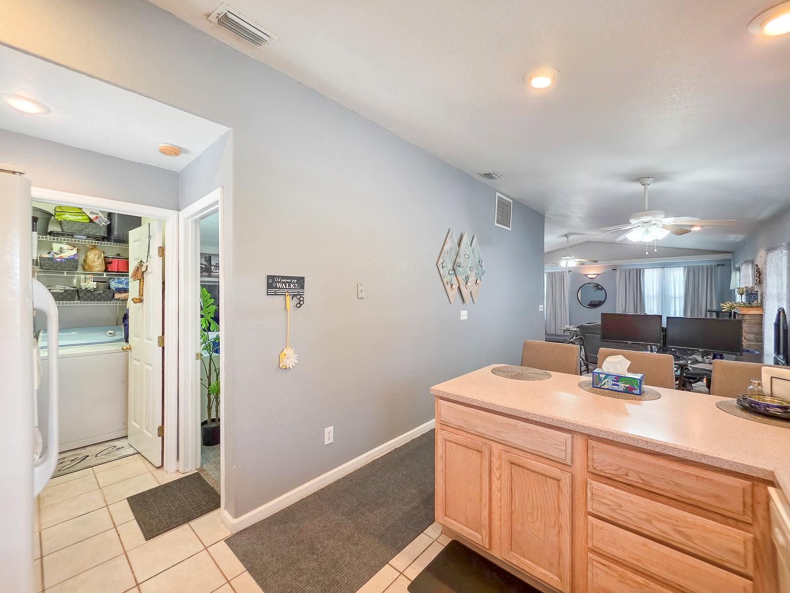 Image 13 of 82 For 121 Palm Way