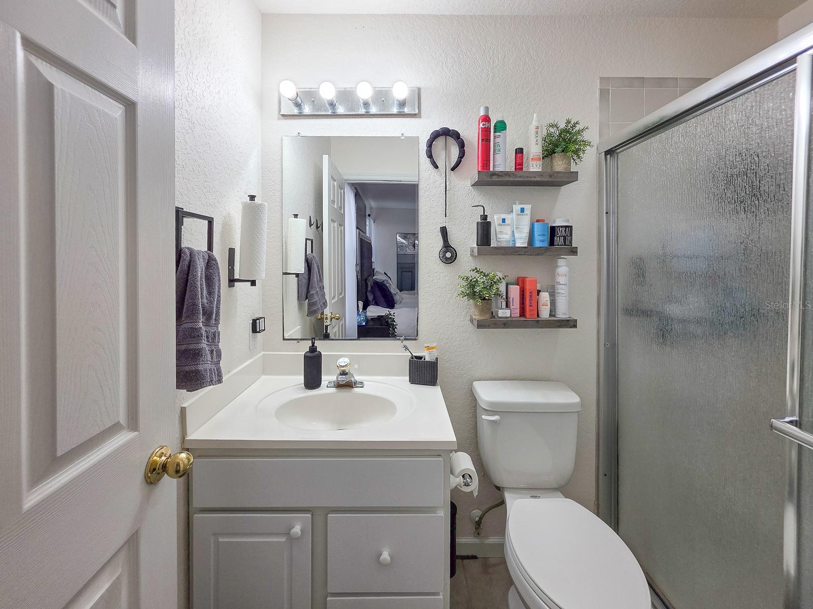 Image 18 of 82 For 121 Palm Way