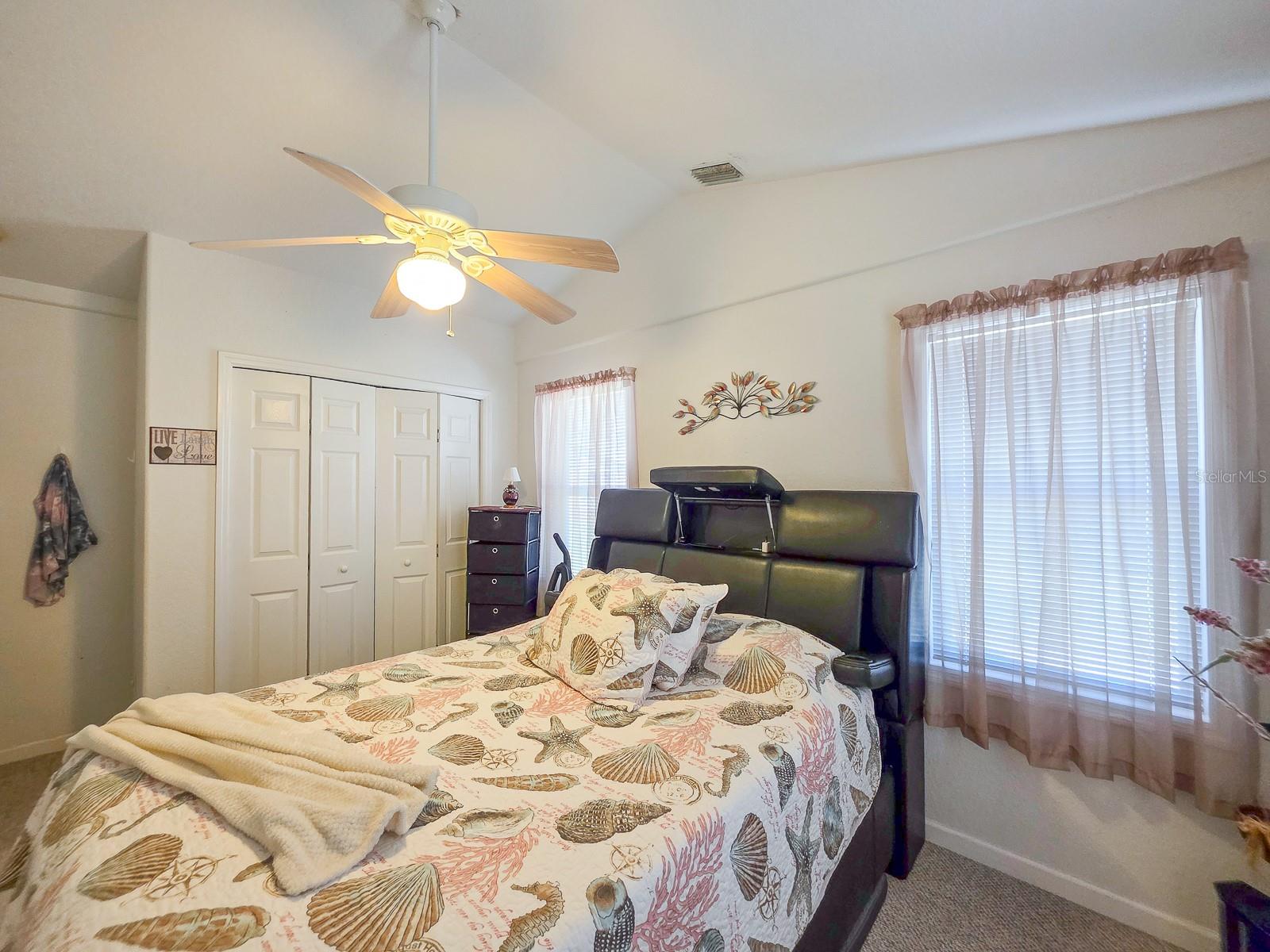 Image 20 of 82 For 121 Palm Way