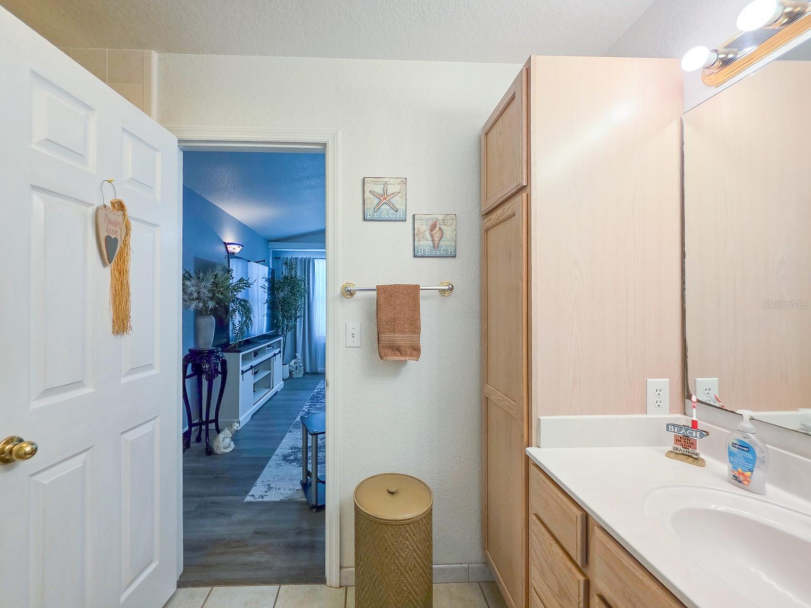 Image 24 of 82 For 121 Palm Way