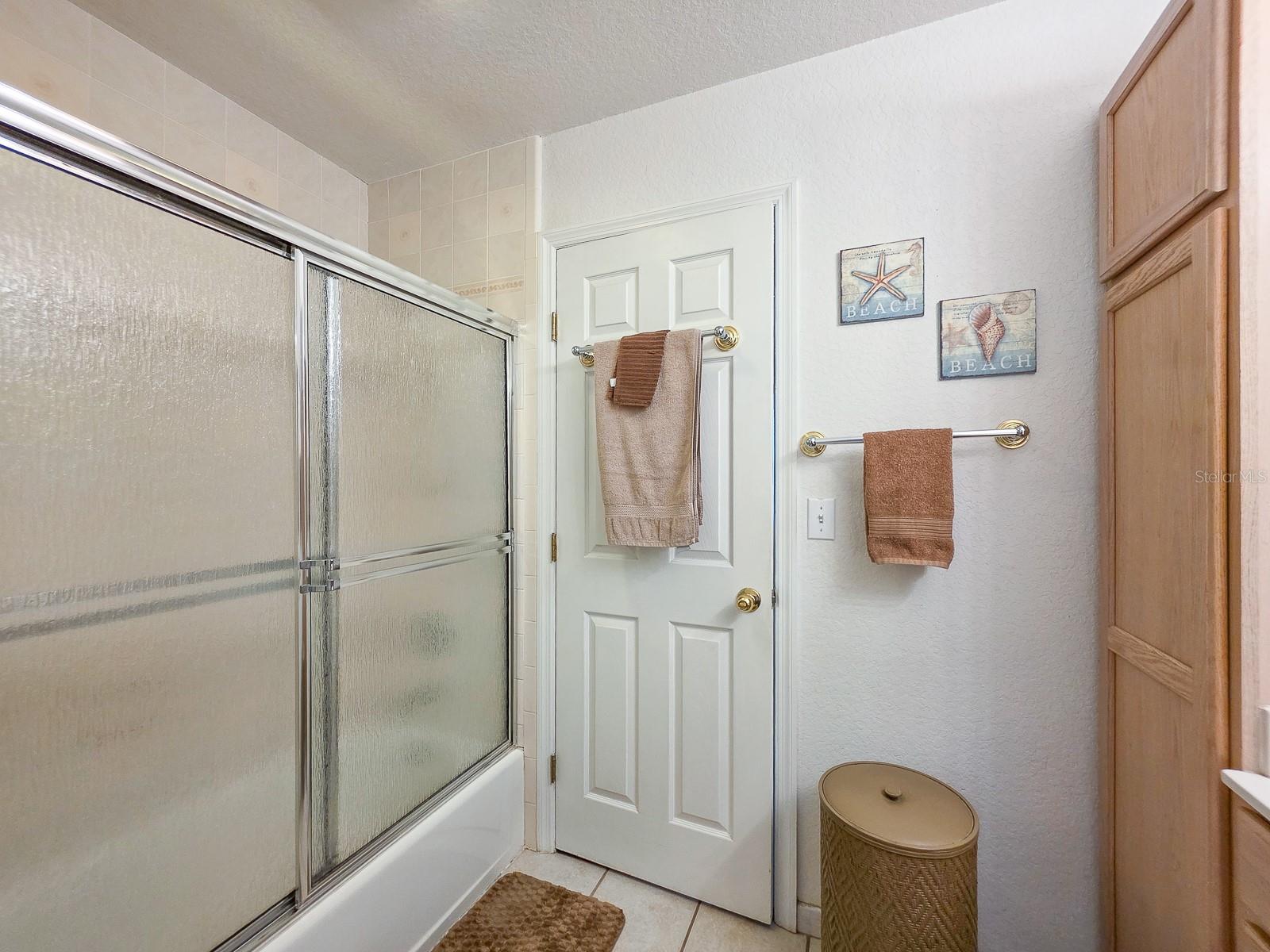 Image 26 of 82 For 121 Palm Way