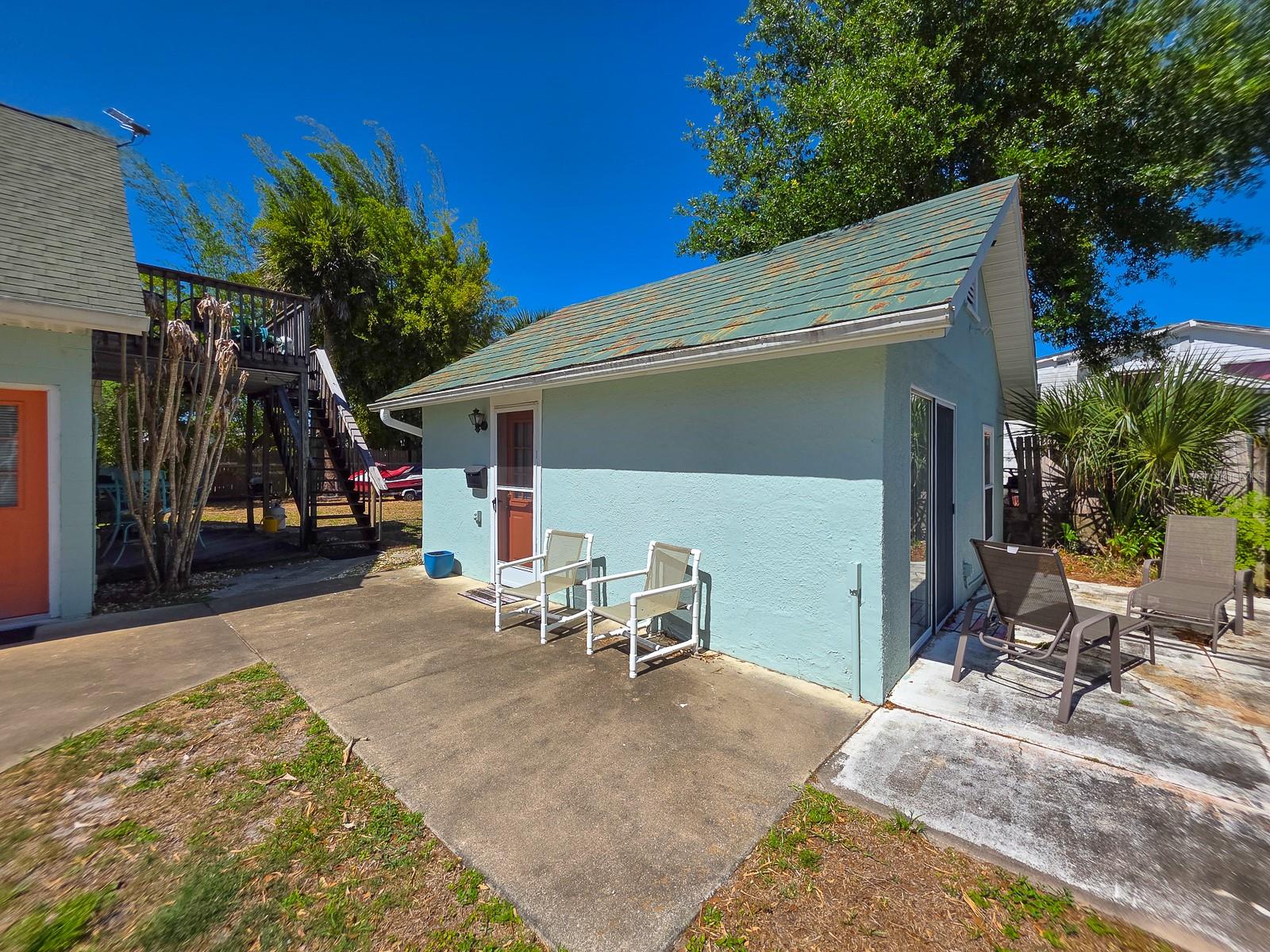 Image 28 of 82 For 121 Palm Way