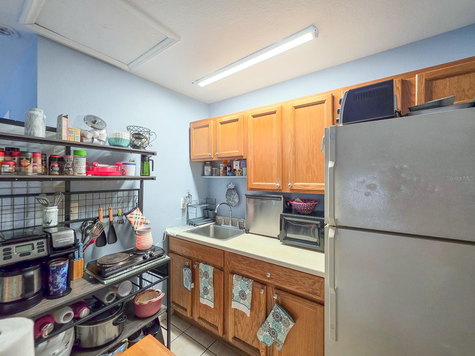 Image 35 of 82 For 121 Palm Way