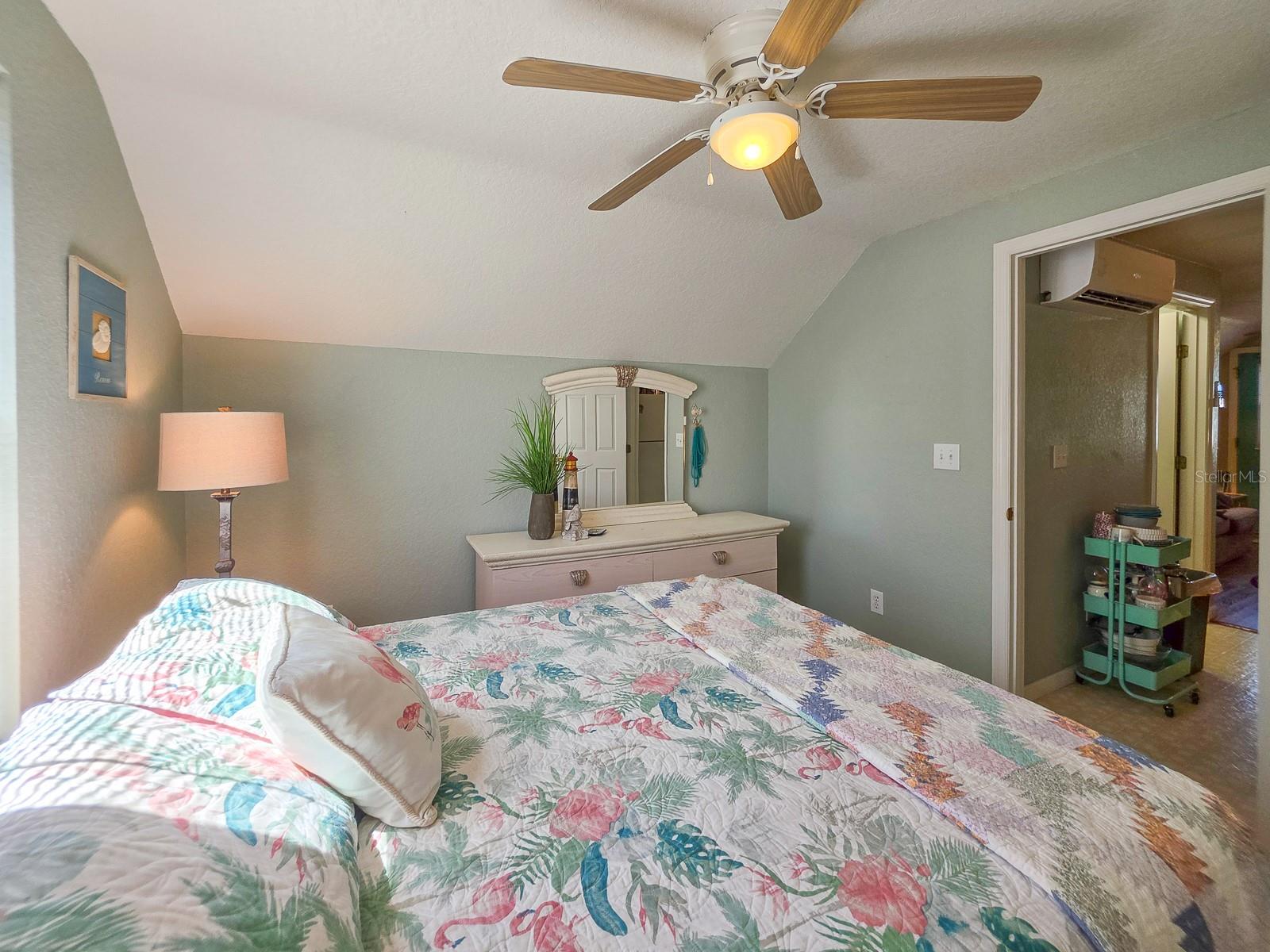 Image 50 of 82 For 121 Palm Way