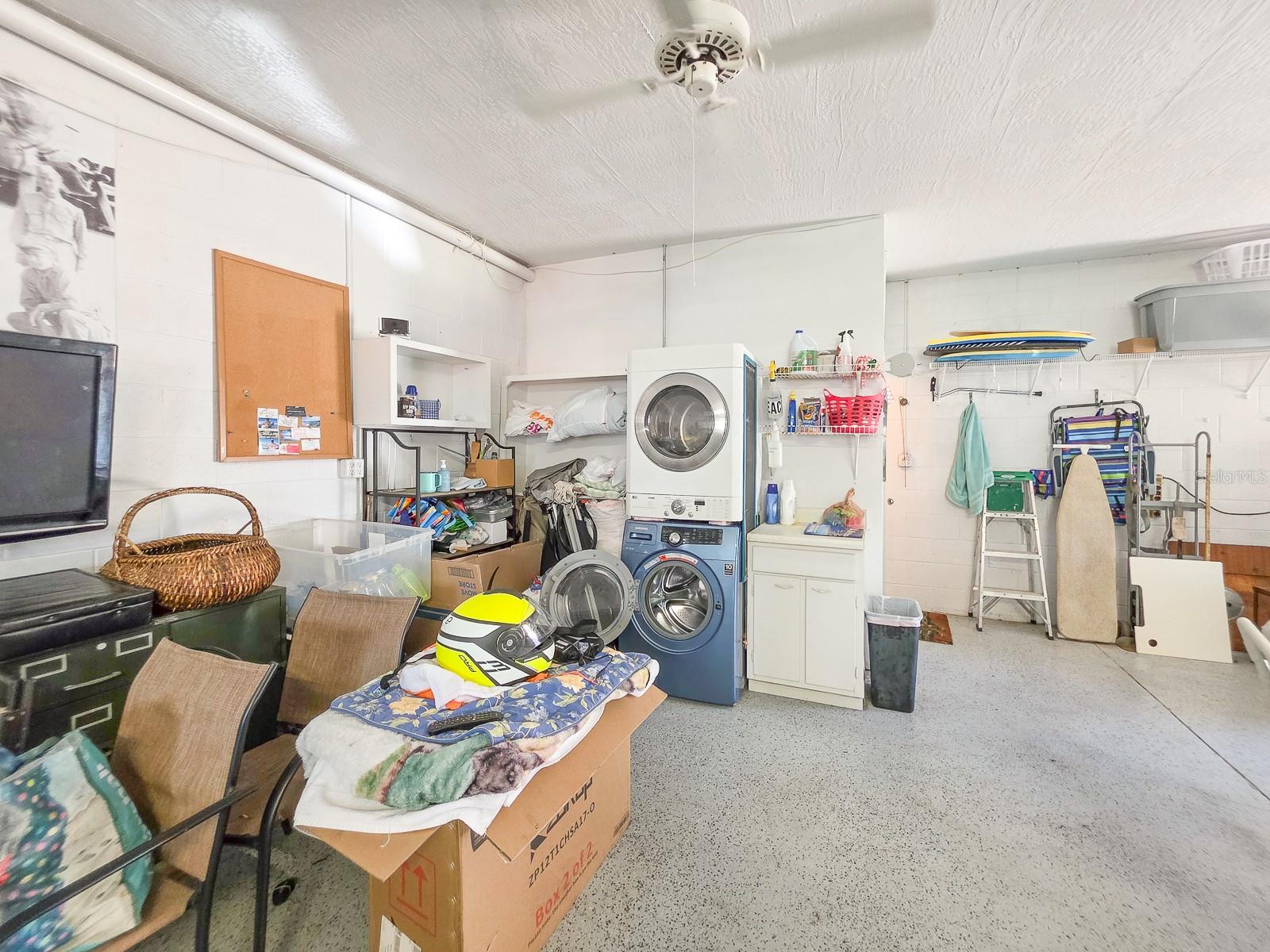 Image 53 of 82 For 121 Palm Way