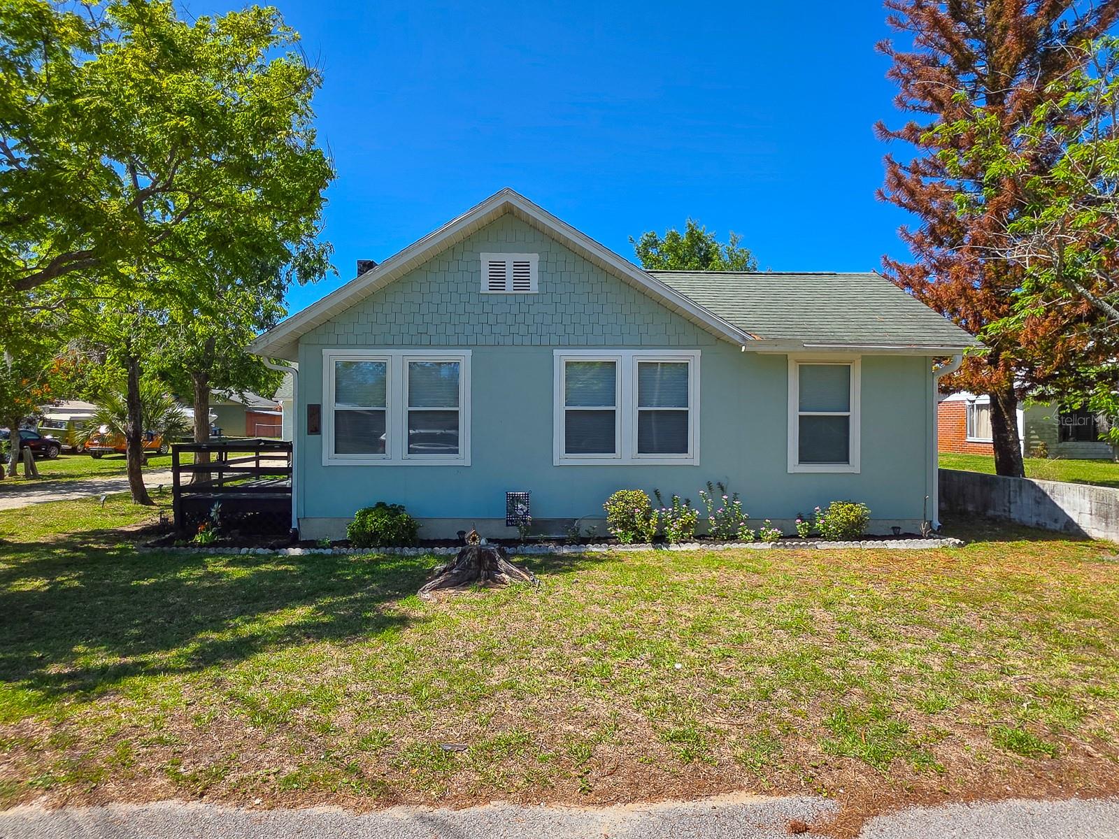 Image 69 of 82 For 121 Palm Way