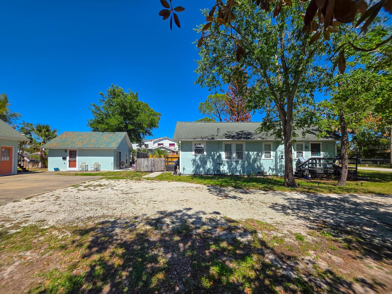 Image 70 of 82 For 121 Palm Way