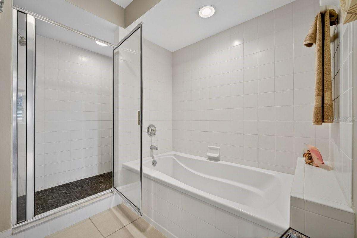 Image 17 of 70 For 4628 Harbour Village Boulevard 2206