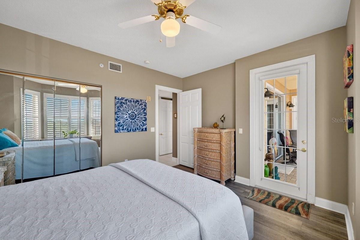 Image 22 of 70 For 4628 Harbour Village Boulevard 2206