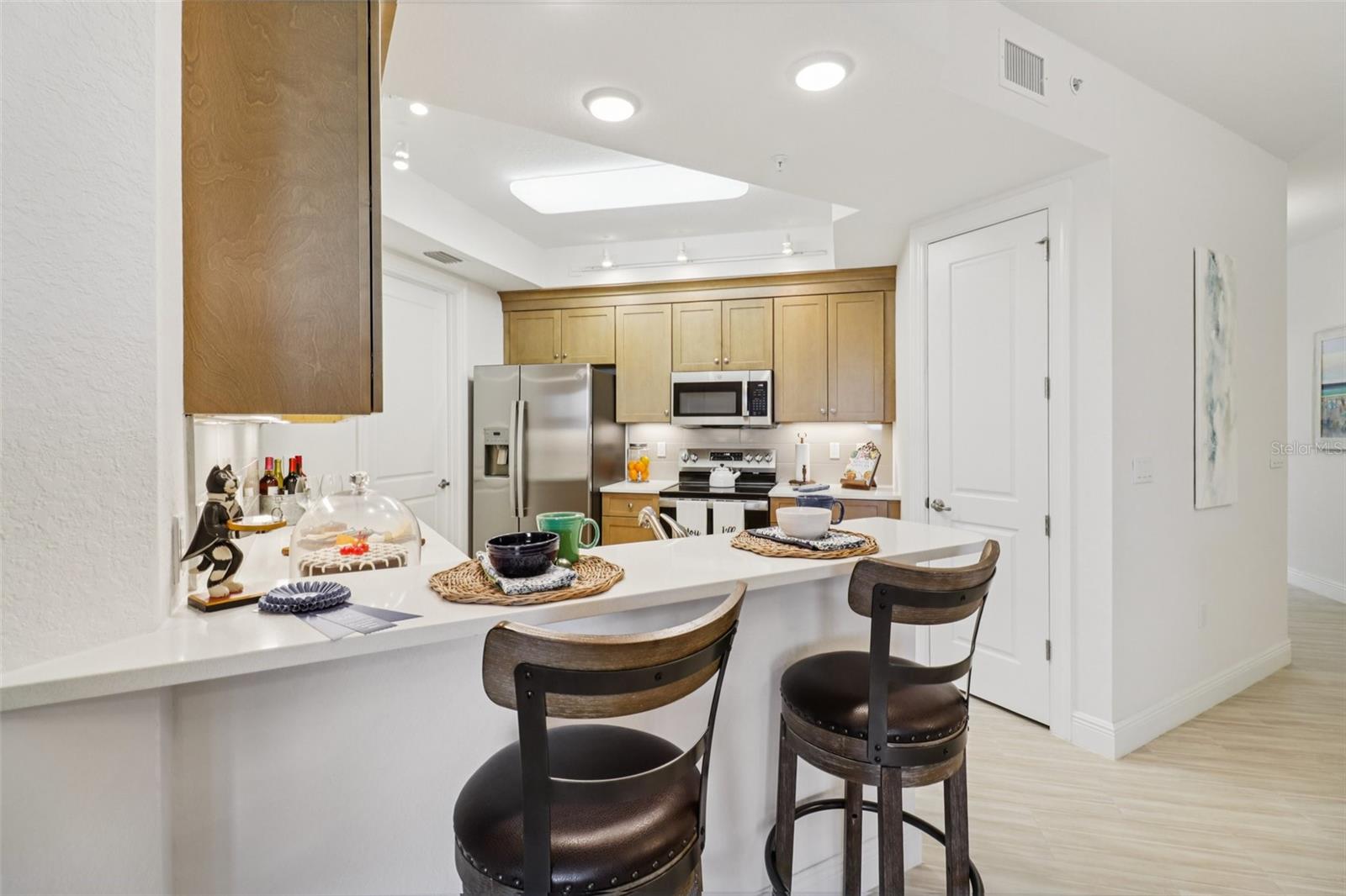 Image 4 of 5 For 7 Riverwalk Drive 406