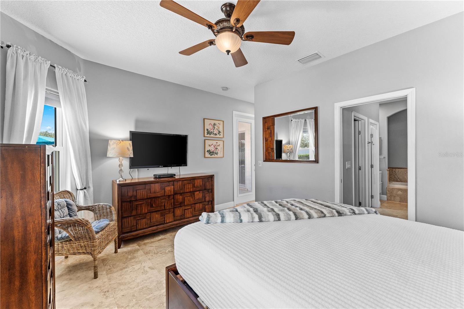 Image 17 of 49 For 827 26th Avenue