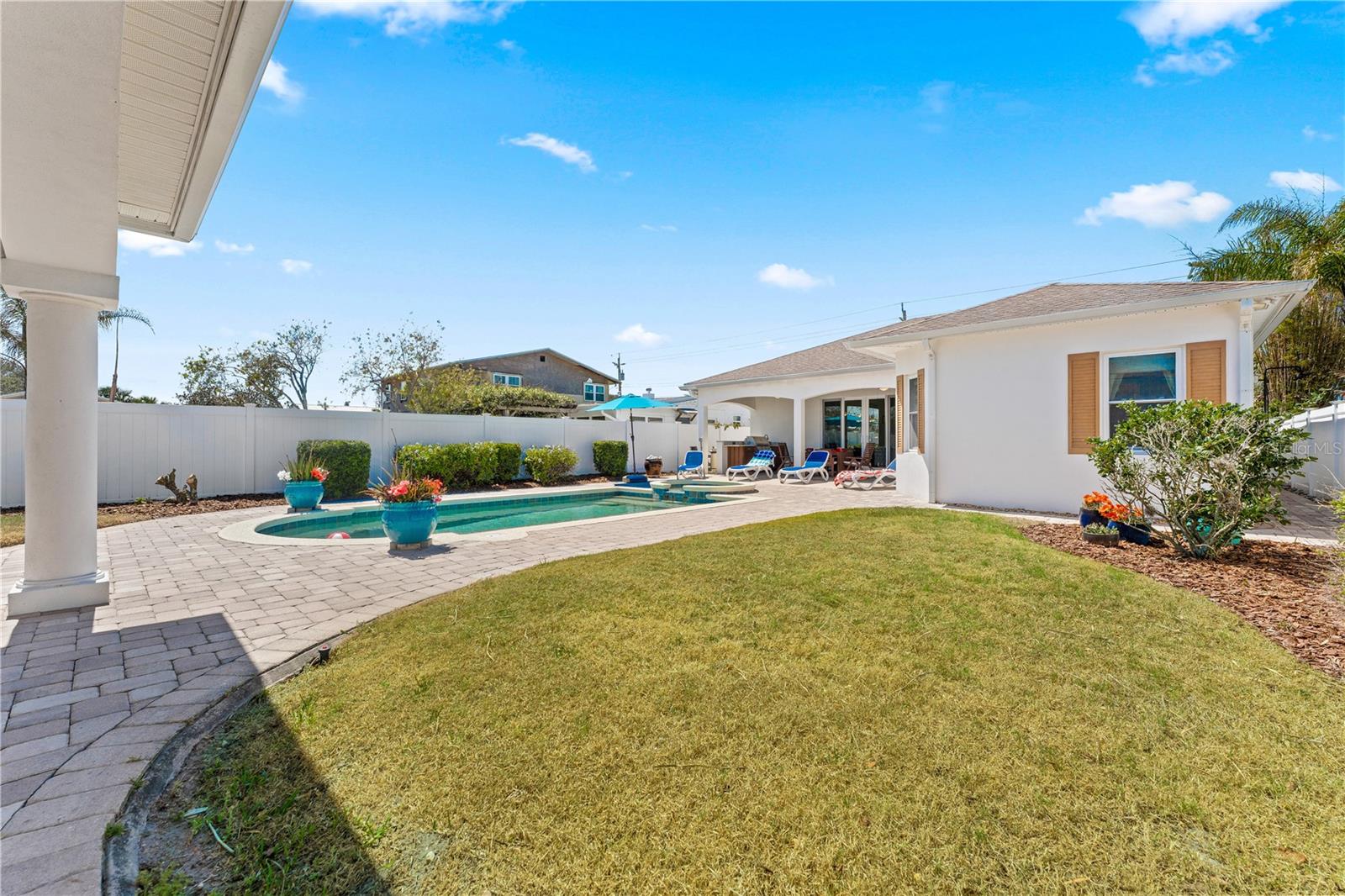 Image 2 of 49 For 827 26th Avenue