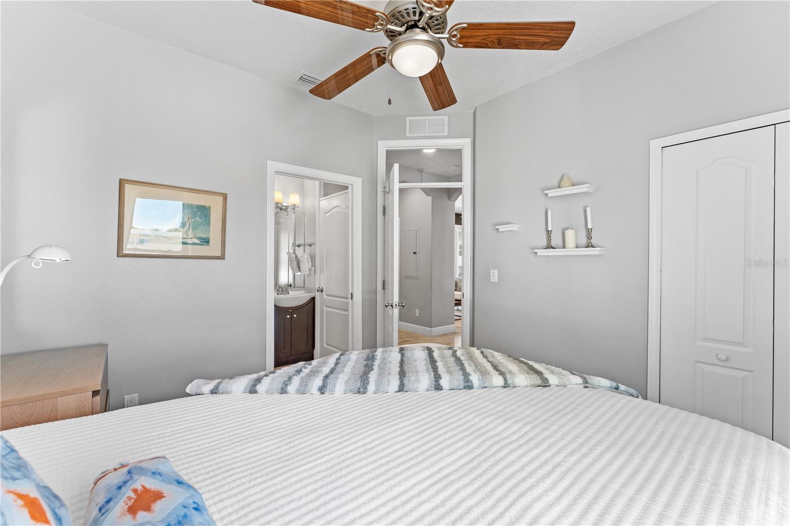 Image 23 of 49 For 827 26th Avenue