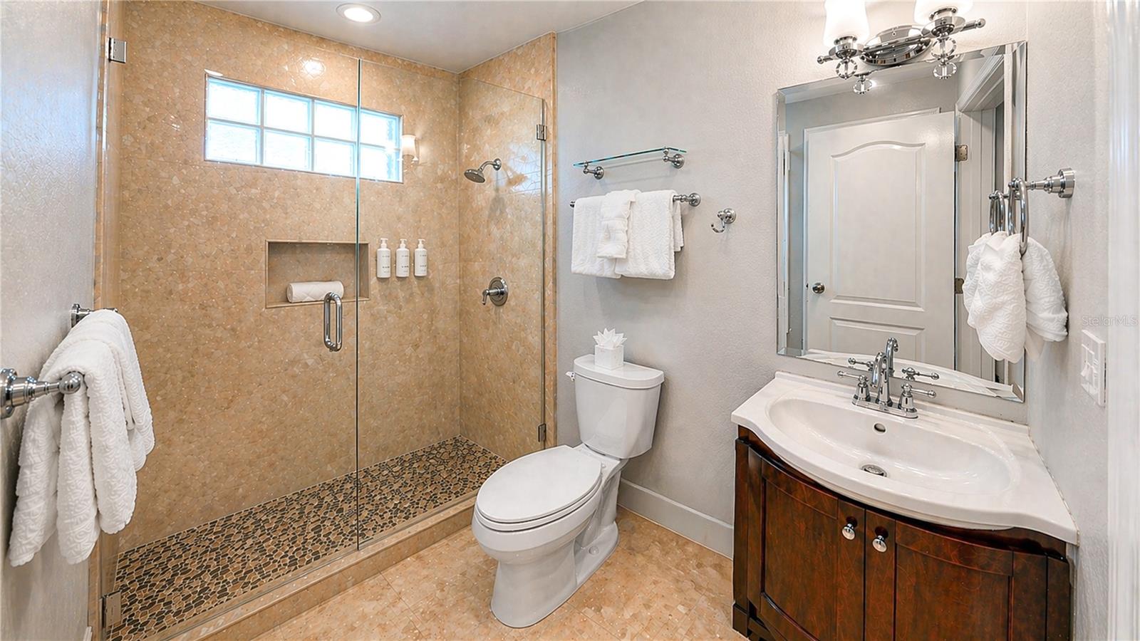 Image 24 of 49 For 827 26th Avenue