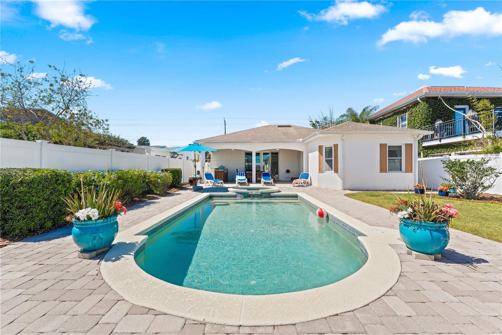 Image 3 of 49 For 827 26th Avenue