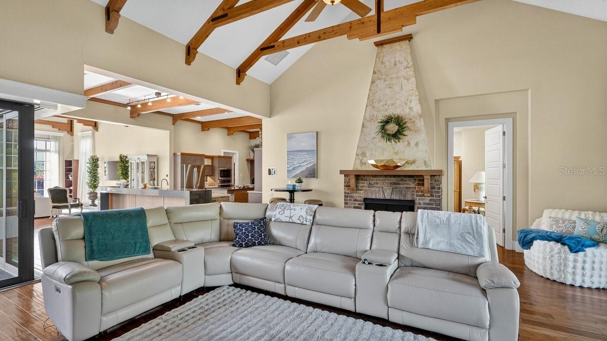 Image 10 of 49 For 3 Ashford Lakes Drive