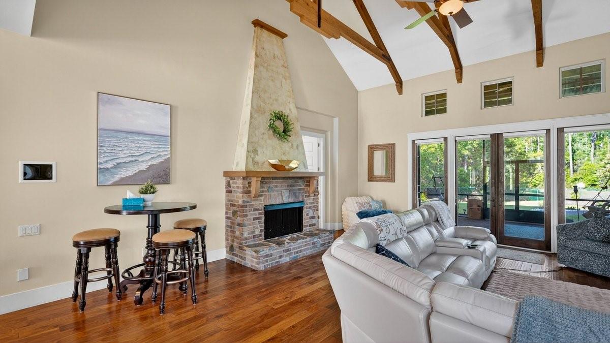 Image 11 of 49 For 3 Ashford Lakes Drive