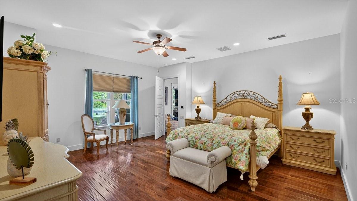 Image 24 of 49 For 3 Ashford Lakes Drive