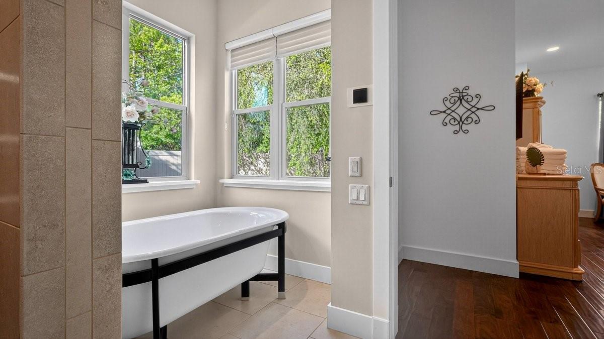 Image 29 of 49 For 3 Ashford Lakes Drive