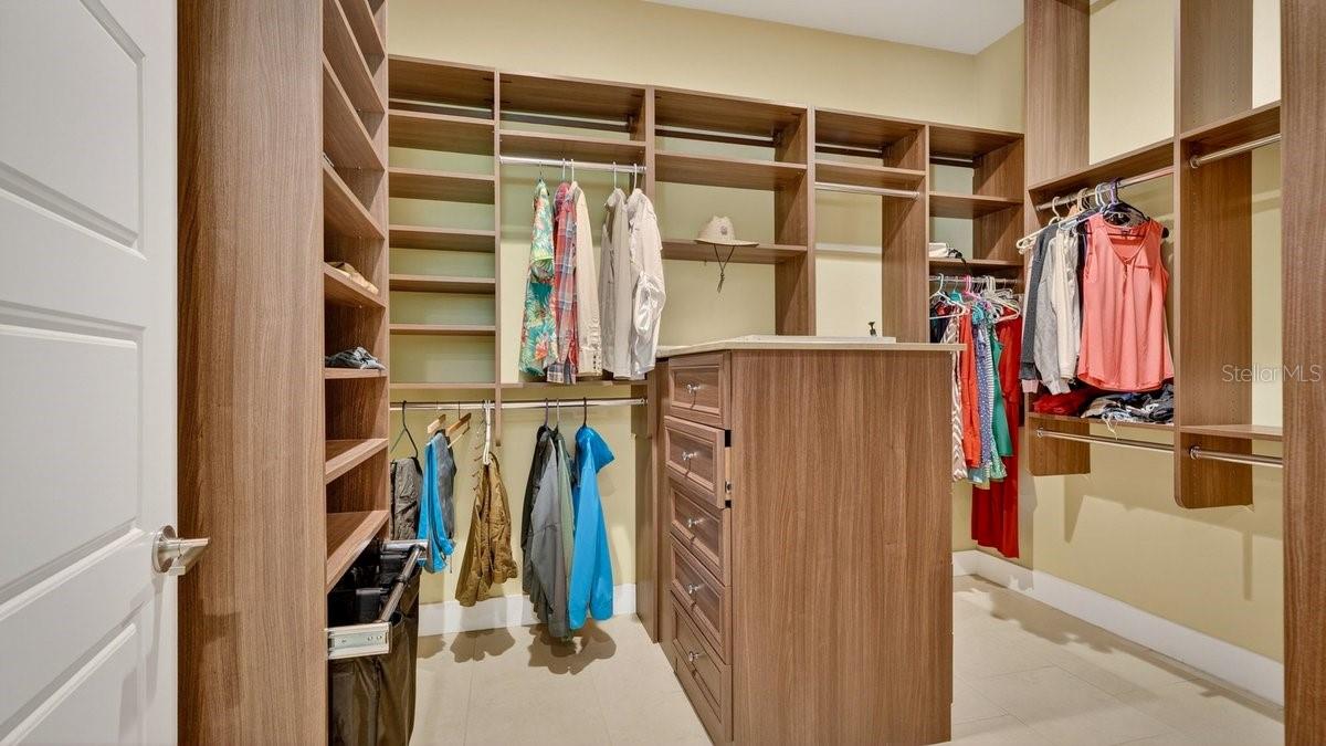 Image 31 of 49 For 3 Ashford Lakes Drive