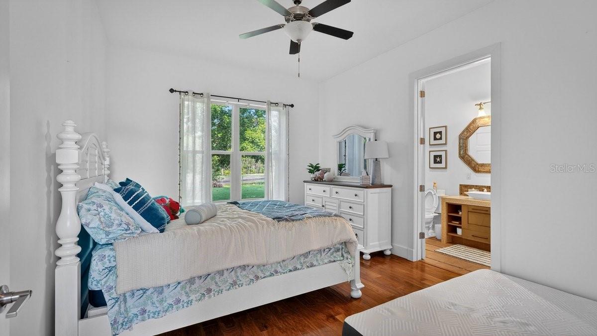 Image 32 of 49 For 3 Ashford Lakes Drive