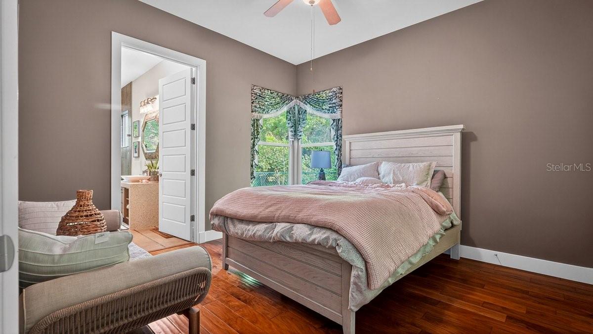 Image 33 of 49 For 3 Ashford Lakes Drive