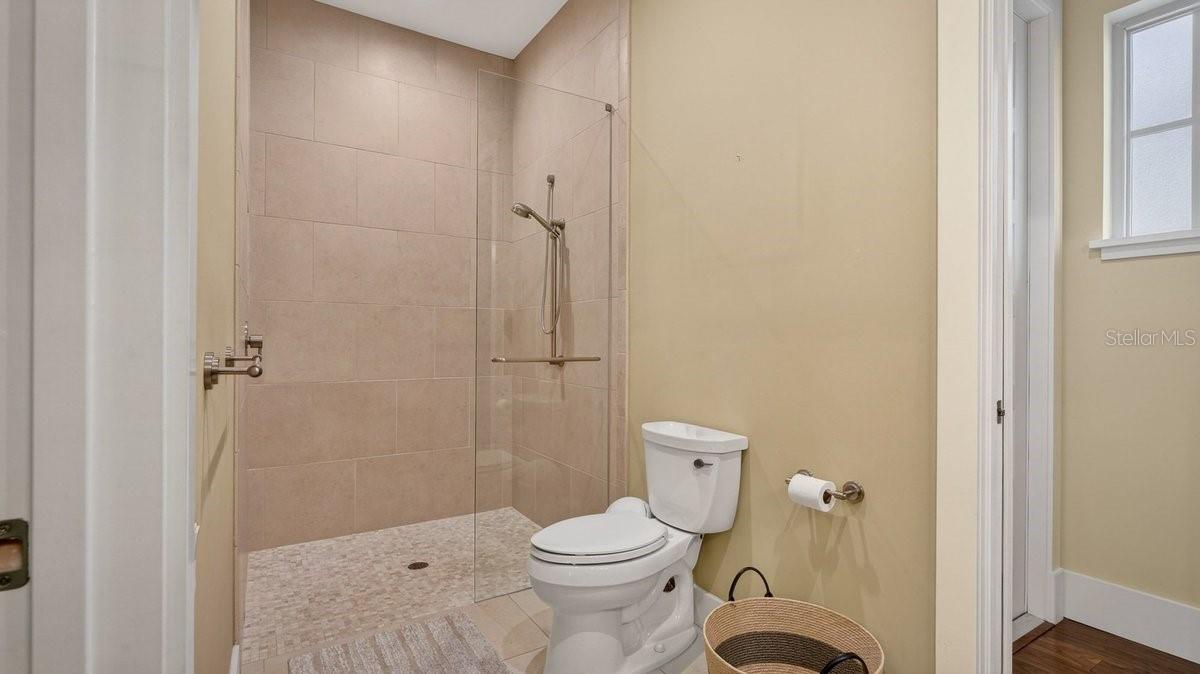 Image 39 of 49 For 3 Ashford Lakes Drive