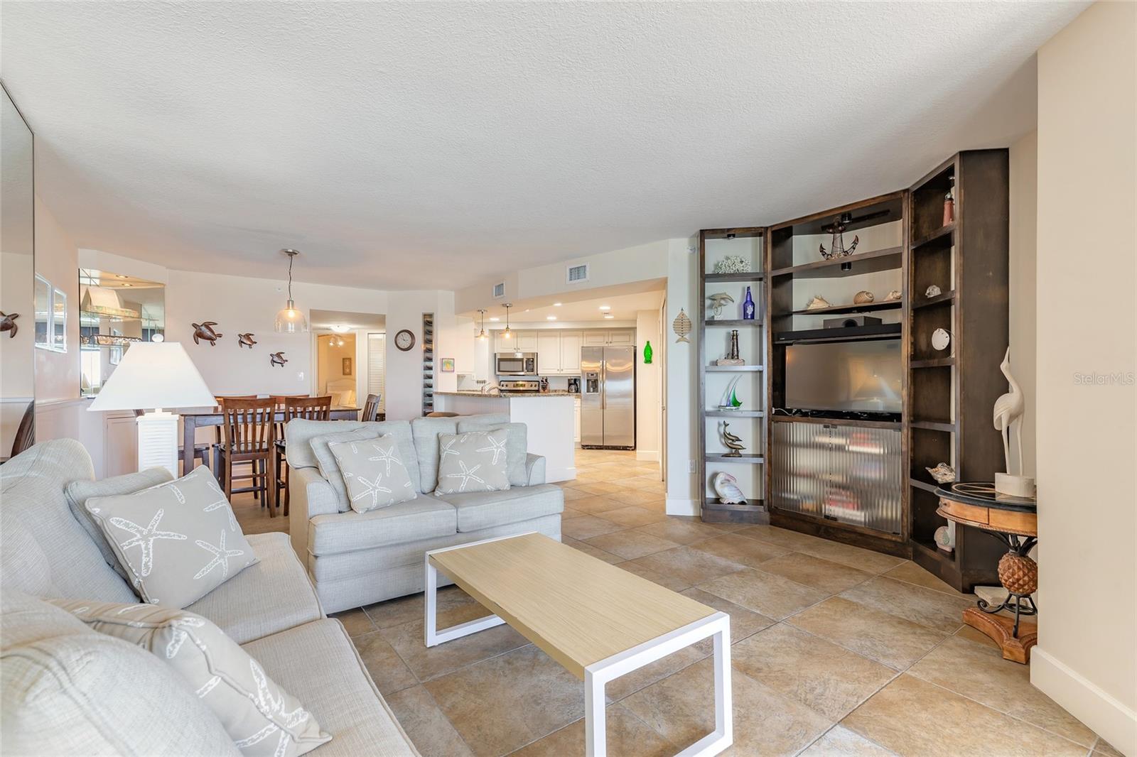 Image 11 of 37 For 5207 Atlantic Avenue 1123