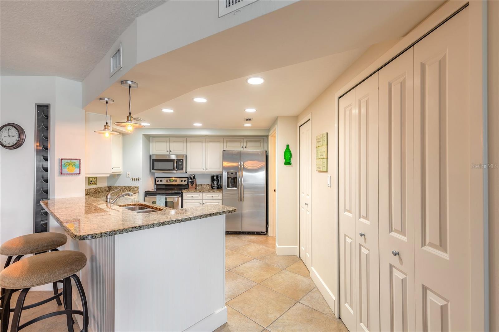 Image 16 of 37 For 5207 Atlantic Avenue 1123