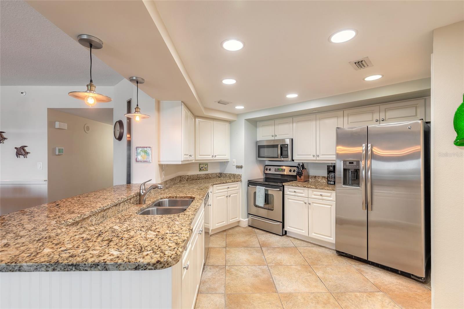 Image 17 of 37 For 5207 Atlantic Avenue 1123