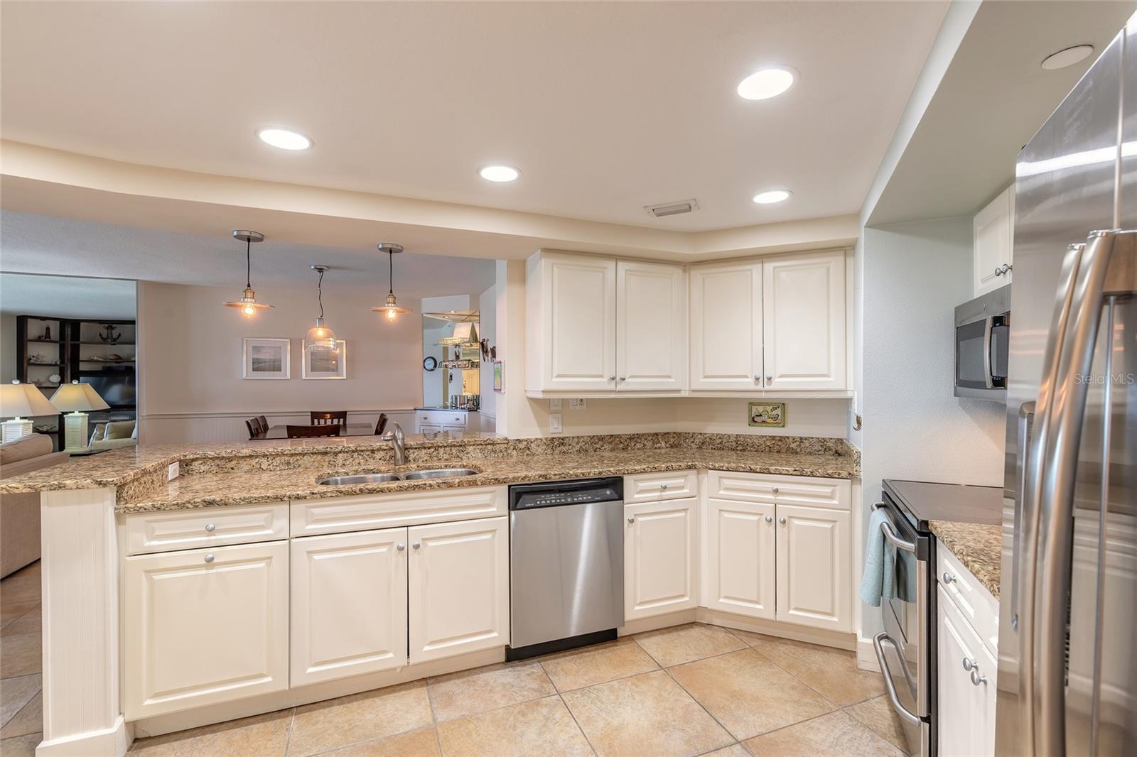 Image 18 of 37 For 5207 Atlantic Avenue 1123