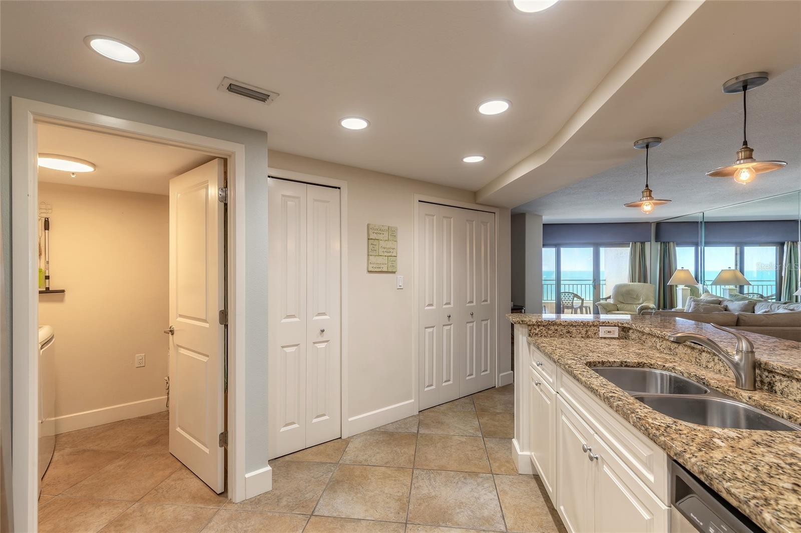 Image 19 of 37 For 5207 Atlantic Avenue 1123